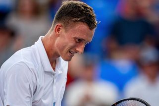 Lehečka v Montrealu válí, už je v osmifinále. Bartůňková dostala kanára a končí - Sport.cz